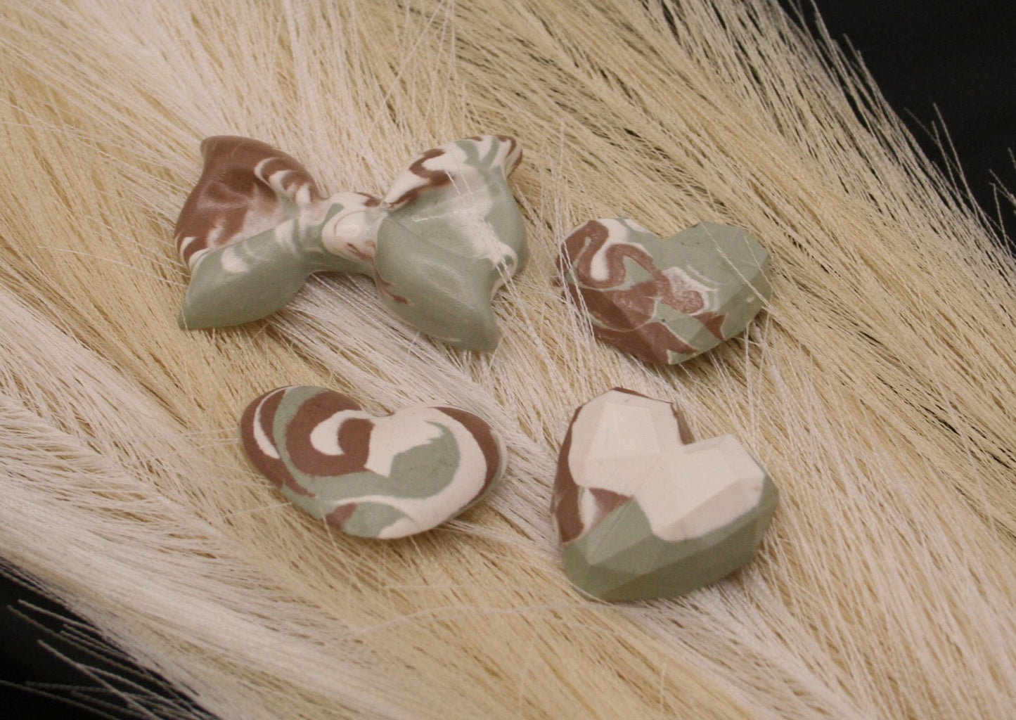 Broches